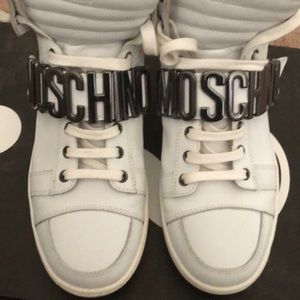 Moschino sneakers sz 10 42